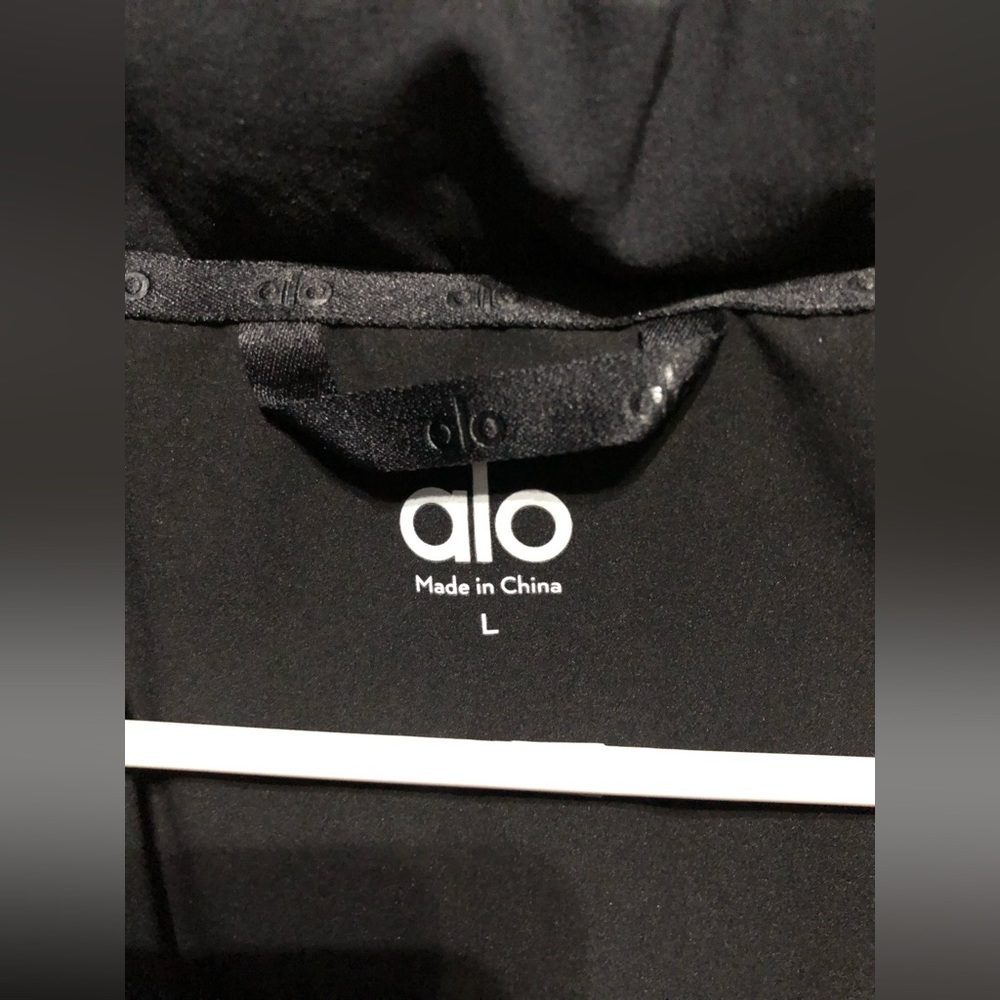 Alo Stretch woven street puffer jacket - Picture 8 of 11